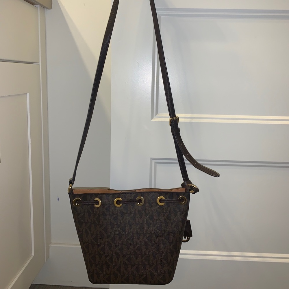 BEAUTIFUL Michael Kors cross body bag~brown/gold